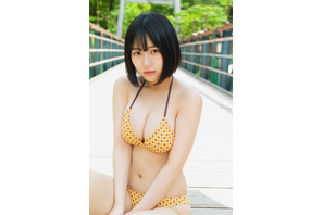 オール水着グラビア誌「STRiKE！」HKT48・田中美久が表紙＆2.5次元モデル・あまつまりならを撮り下ろし20P以上で大特集 画像