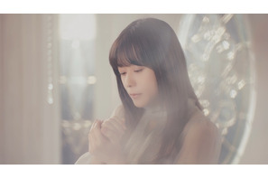 水瀬いのり、4thアルバムのリード曲「glow」MV公開！ 昼・夜の2つの“輝き”に注目 画像