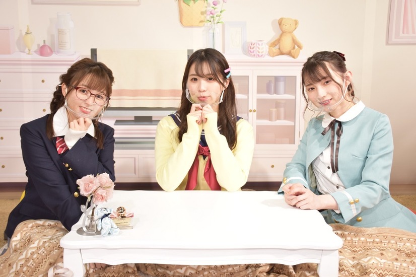 (左から)大和田仁美さん、若松来海さん、黒木ほの香さん