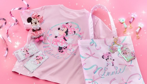 ミニーがアイドルに♪ ミッキーは全力ペンラで推し活!? 猛烈かわいい新