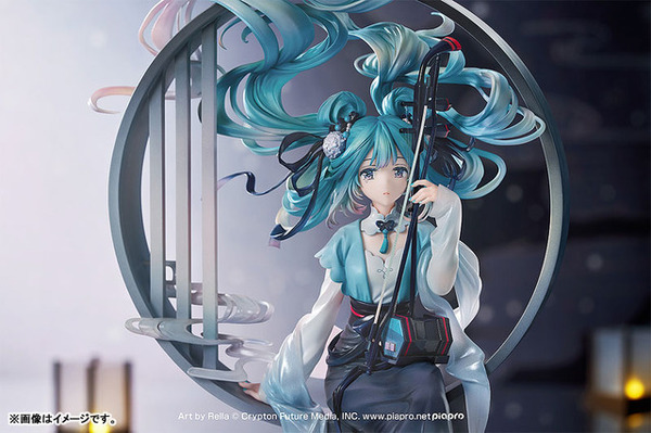 優雅で悲しげなミクに目を奪われる…初音ミクが中国の伝統楽器「二胡