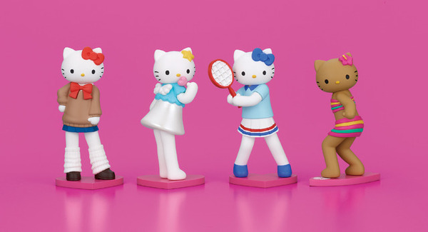 キティちゃんがスタイルアップ!? ルーズソックスギャルやエンジェルが