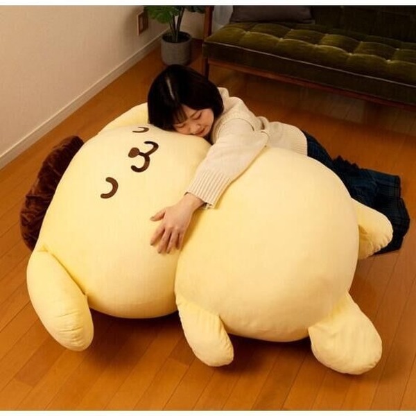 ポムポムプリン」そのサイズ、全長約105cm!? すべてを受け入れてくれる