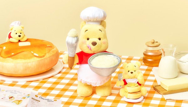 くまのプーさん」8月3日は“はちみつの日”！コック帽をかぶったプーさん