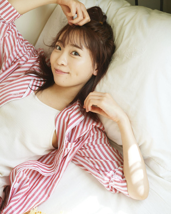 声優・斉藤朱夏、初のカレンダーが発売決定！ ヘルシーなボディライン