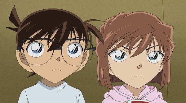 名探偵コナン」灰原哀を見て驚いた男の正体は…黒ずくめ組織関係者か