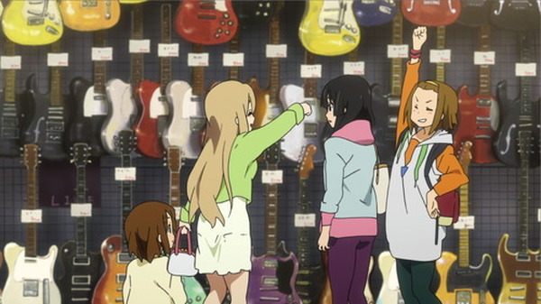 今週の けいおん アンコール放送 第2話 楽器 唯と ギー太 の運命的な出会い 超 アニメディア