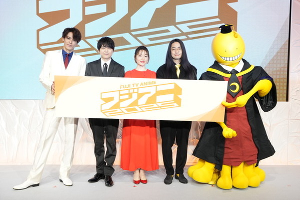 宮野真守が白スーツでポーズ!? 花澤香菜、梶裕貴、福山潤ら登壇