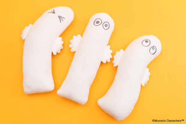 蓄光ニョロニョロクッション　価格：各4,400円（税込）