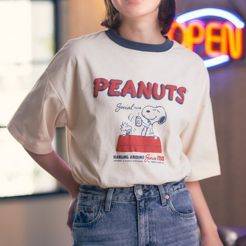 「スヌーピー」ヴィンテージ風デザインの発泡プリントTシャツ（C）2025 Peanuts Worldwide LLC.www.snoopy.co.jp