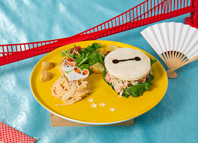 『ベイマックス』OH MY CAFE「サンドイッチプレートwithモチ」（C）Disney