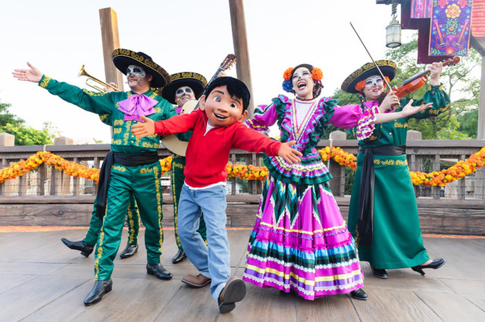 ミゲルも登場！東京ディズニーシー、ディズニー＆ピクサー映画「リ