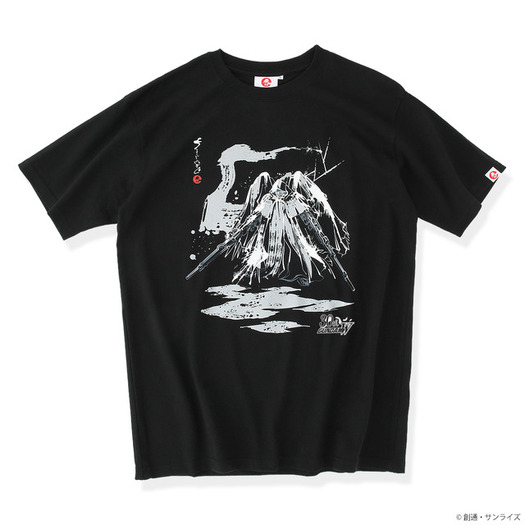 STRICT-G ガンダムW 初音ミク×ウイングガンダムゼロ EW Tシャツ ガンダムW」ウイングガンダムゼロ＆新機体クロークドカスタムを大胆