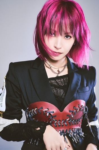 LiSA 15周年イヤーを祝う怒涛の企画発表でファン歓喜！ アルバム