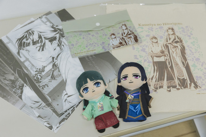 小説 薬屋のひとりごと 原作展 ぬいぐるみ 壬氏 猫猫＆壬氏様のぬいぐるみが新発売♪ 「薬屋のひとりごと」原作展が