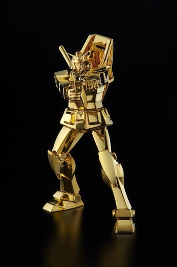 機動戦士ガンダム」RX78-2ガンダム＆シャア専用ザクIIが純金像に
