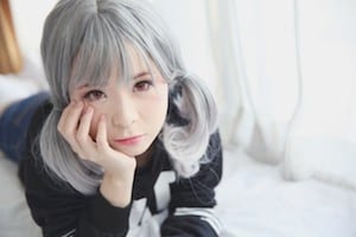 カラコンのプロ コスプレイヤー100 人に調査 コスプレイヤーが使うカラコンの色１位は青 超 アニメディア