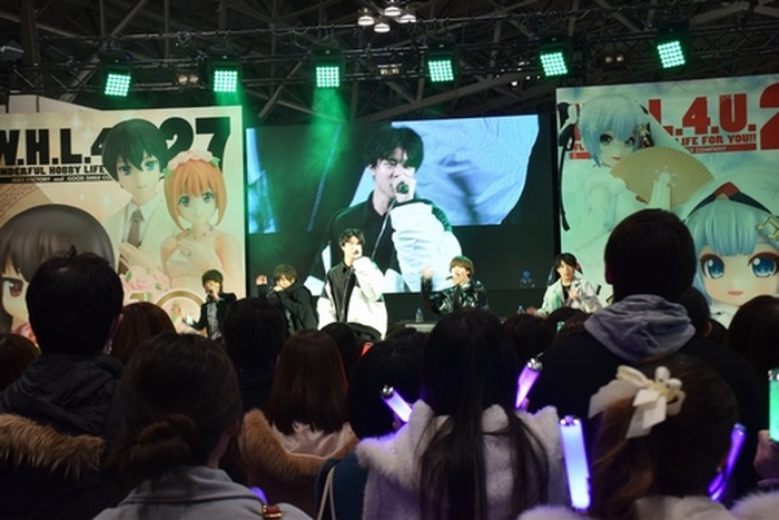 レポート 働くお兄さん のステージイベントにdeardreamと高嶋監督が登壇 主題歌をフルサイズで初披露 5枚目の写真 画像 超 アニメディア