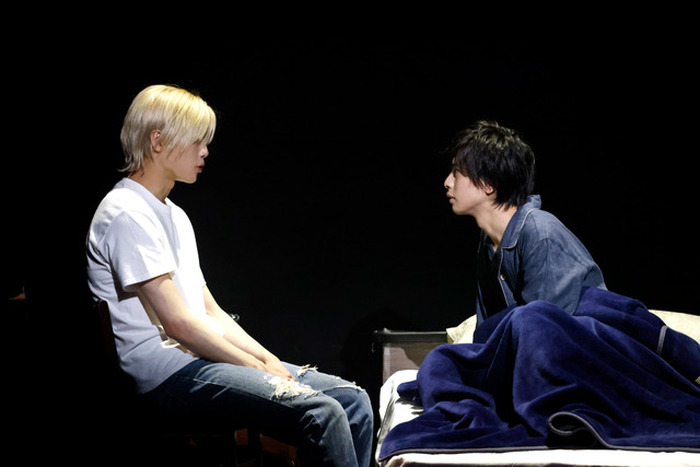 舞台「BANANA FISH」後編が開幕！アッシュ役・水江建太＆英二役・岡宮
