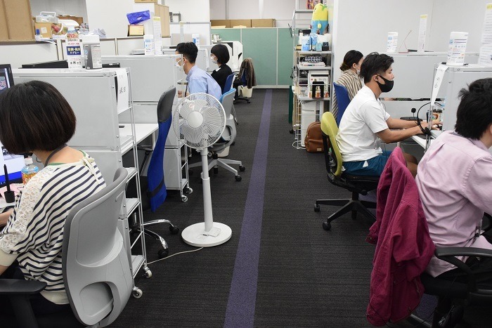 アニメ制作会社の中って いったいどうなっているの アニメ映画 ブルーサーマル が完成するまでーー 第三回 スタジオ潜入 1 11枚目の写真 画像 超 アニメディア