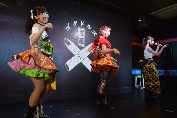 立派なアイドルになるための修行を積んできたゴクドルズ虹組のパフォーマンスは一級品 終始笑いの渦に包まれた Back Street Girls ゴクドルズ 最終回直前プレミアムイベント レポート 超 アニメディア