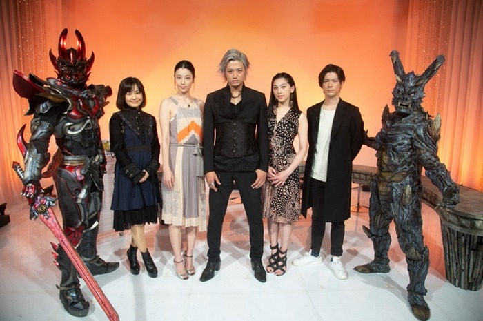 舞台 神ノ牙 Jinga 転生 ヒロイン友葉役は伊波杏樹 小田えりなに決定 井上正大らが出演した 金狼感謝祭 のオフィシャルレポートを紹介 超 アニメディア