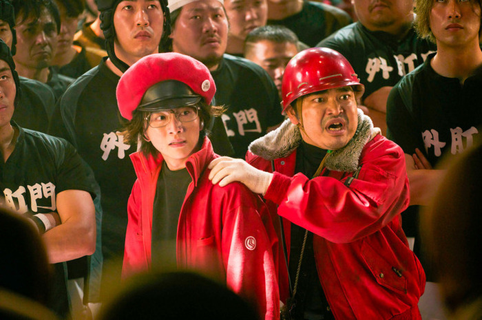 実写映画「はたらく細胞」新米赤血球（板垣李光人）も慄く!? 茂（阿部