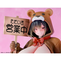着ぐるみ女子が“お仕事中”♪ 窮屈そうなヒップと露出過多の正面のギャップがエグい…！フィギュア登場 画像