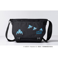 「攻殻機動隊S.A.C」タチコマがかわいい♪ 笑い男マークも裏に潜む…！ 特別デザインの「Manhattan Portage」コラボバッグ3種登場 画像