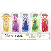 「五等分の花嫁」中野家の五つ子が“ハーバリウム”になっちゃった!? アクスタ、ネームプレートなど新作グッズ多数登場♪ 画像