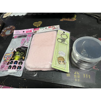 不器用な私を“推し活の天才”に変える「Seria」の100均神グッズ4選。銀テープもぬい活も劇的レベルアップ！【暮らしの推し活手帳】 画像