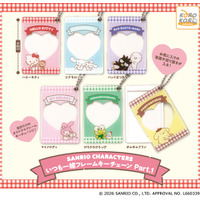 キティやクロミ、バッドばつ丸と“推し活”しよう♪ 好きな写真が入るミニフォトフレームキーチェーンが登場 画像