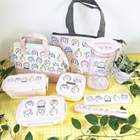 ちいかわと一緒におでかけしよう♪ 春色ピンクが可愛い「ちいかわ」のランチトートやお弁当箱が登場！ 画像