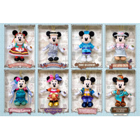 8種類のミッキーぬいぐるみがどれもかわいい♪ 東京ディズニーシー25周年スペシャルグッズが新登場！8つのテーマポートの魅力や25年間の歴史がつまったグッズはファン必見 画像