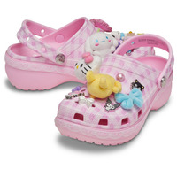 「サンリオ」キティ、シナモロールたちのチャームがジャラジャラ☆ド派手なクロックスが登場！大人＆子供サイズで展開 画像
