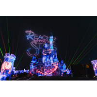 東京ディズニーランド初のドローンが夜空を舞う！9月終了人気キャッスルプロジェクション、感動のフィナーレ 画像