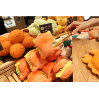まるで本物のパン屋!? 「にっこりーノ」POPUP SHOP「にっこりーノベーカリー」が初開催！ トレーに乗せて買い物を楽しめる 画像