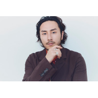 鈴木崚汰 “強いと思う人”は「母」　女性たちの策略が渦巻くTVアニメ「天幕のジャードゥーガル」インタビュー（９） 画像