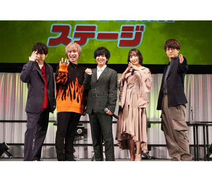 山下大輝　佐倉綾音　ヒロアカ　サイン　直筆 山下大輝 佐倉綾音 直筆サイン入りTシャツ - メルカリ