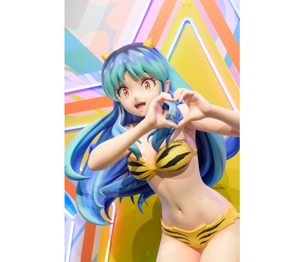 うる星やつら」ラムちゃんの等身大フィギュアやコラボメニューも