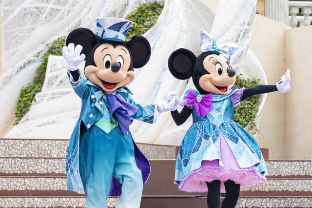 ミッキーたちがTDS25周年衣装で初登場！人気ショー「ダンス・ザ