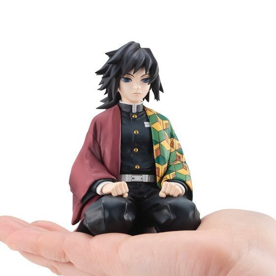 鬼滅の刃」水柱・冨岡義勇がてのひらサイズのフィギュアに