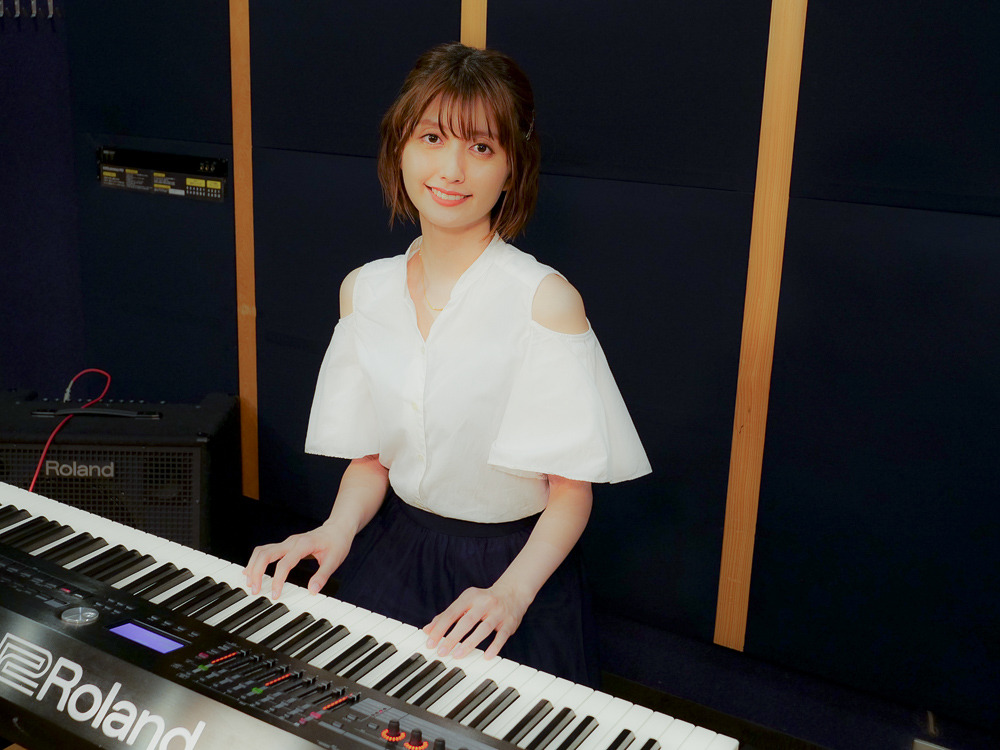 駒形友梨がキーボードに挑戦 いつかはピアノの弾き語りをやってみたい Over Run 連載レポ インタビュー 超 アニメディア
