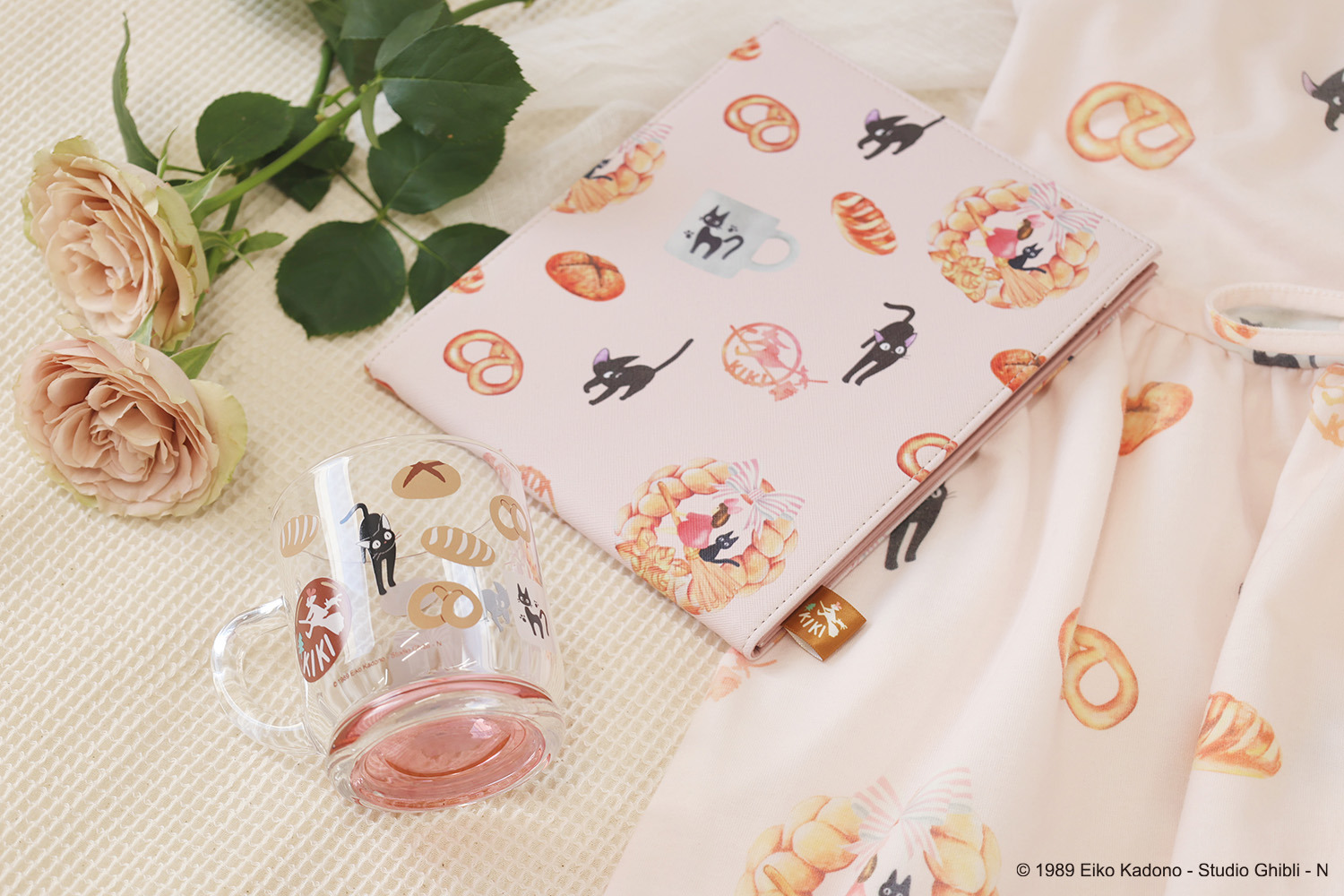 スタジオジブリ 魔女の宅急便 ハウルの動く城 をイメージ ルームワンピースからガラスマグなど最新グッズを紹介 超 アニメディア スタジオジブリ 魔女の宅急便 ハウルの動く城 をイメージ ルームワンピースからガラスマグなど最新グッズを紹介 超 アニメディア