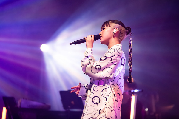 声優・楠木ともり、初のツアー「SINK⇄FLOAT」を完走！ 最終公演の 
