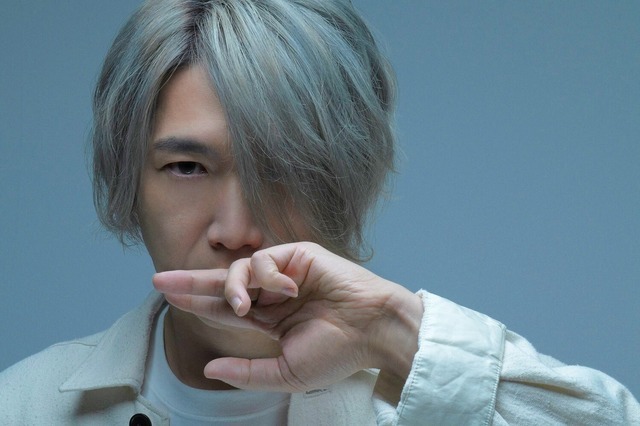 声優・小西克幸、初のフォトブックをリリース！ デビューから今に至る