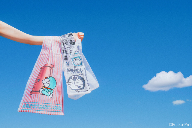 ドラえもん」マンガのコマ刺繍されたバッグやサコッシュが登場