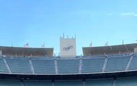 ウルトラマン＆バルタン星人がドジャースタジアムで乱闘!? 「MLB」ドジャースの始球式に登場 画像