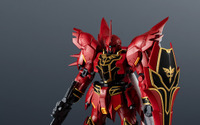 「見せてもらおうか。新しいガンダムの性能とやらを」「機動戦士ガンダムUC」よりシナンジュが新登場！赤を基調としたカラーリングに黒と金の装飾が映える 画像