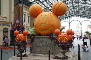 高気温で大人気パレードは中止に…！ 東京ディズニーランドの“Dハロ”が明日開幕！ 画像